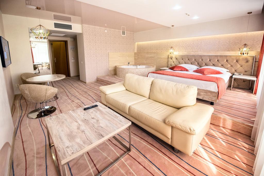 Hotel Palladium Одеса Екстериор снимка